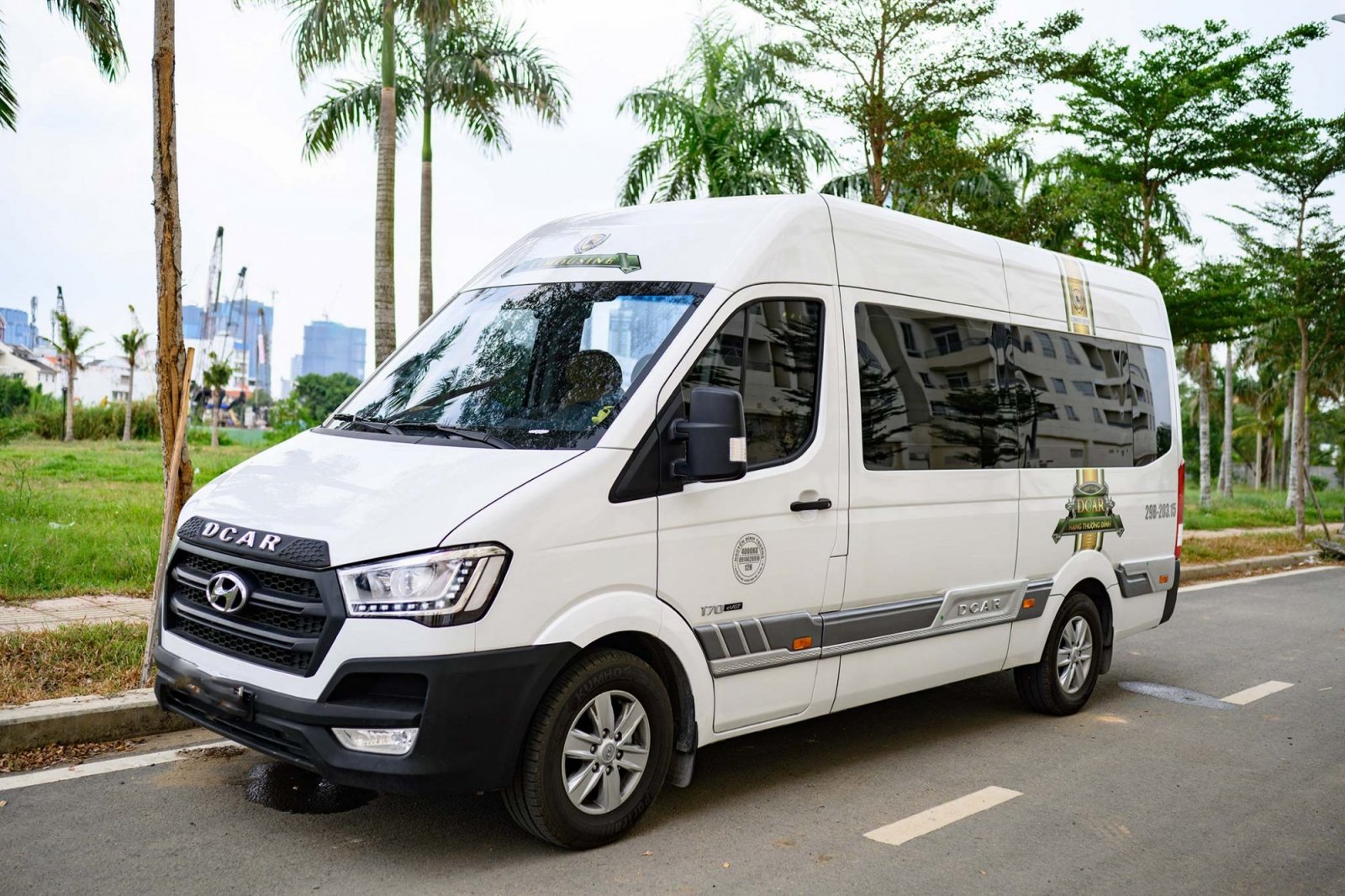 Dịch vụ thuê xe limousine - Du Lịch Việt - Công Ty Cổ Phần Truyền Thông Du Lịch Việt