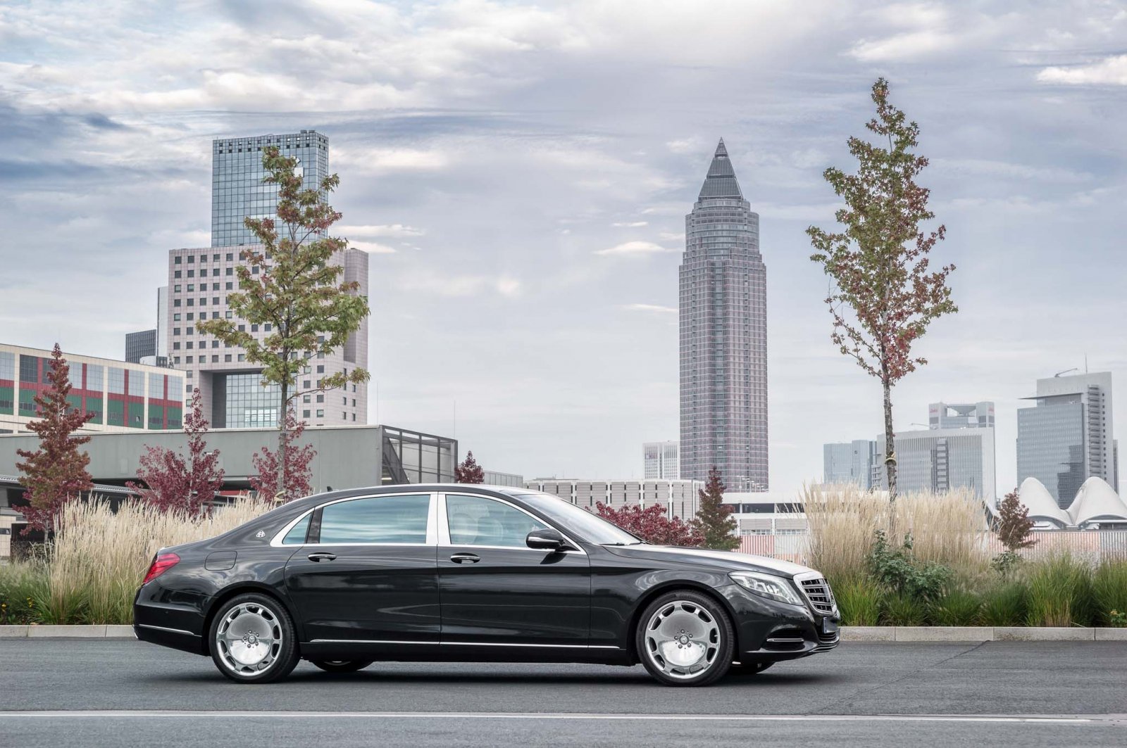 Dịch vụ thuê xe Mercedes S400 - Du Lịch Việt - Công Ty Cổ Phần Truyền Thông Du Lịch Việt