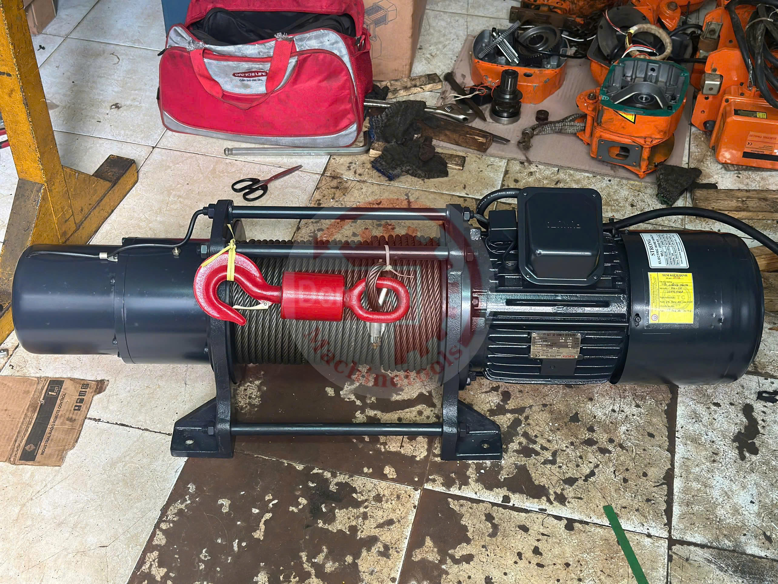Tời cáp điện