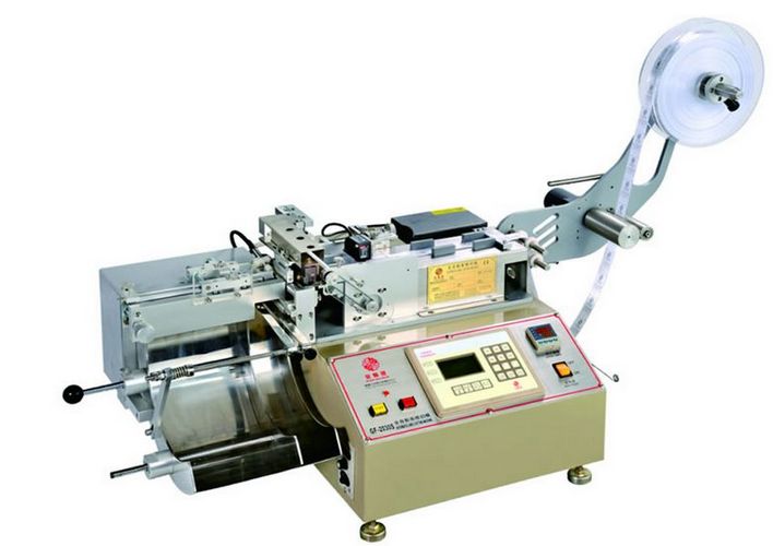 Máy cắt nhãn mác quần áo - Máy In Nhãn Gold Fai Machinery - Văn Phòng Đại Diện Công ty TNHH Gold Fai Machinery