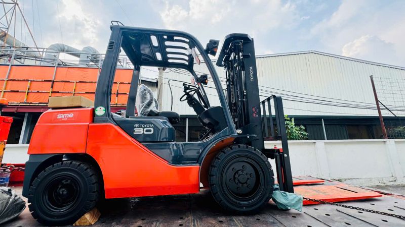 Xe nâng hàng - Công Ty TNHH Hệ Thống Thiết Bị UMW (Việt Nam)