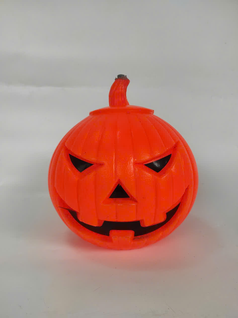 Gia công bí ngô nhựa trang trí Halloween