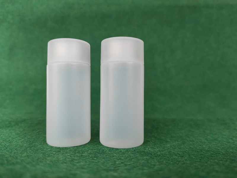 Gia công chai nhựa mỹ phẩm