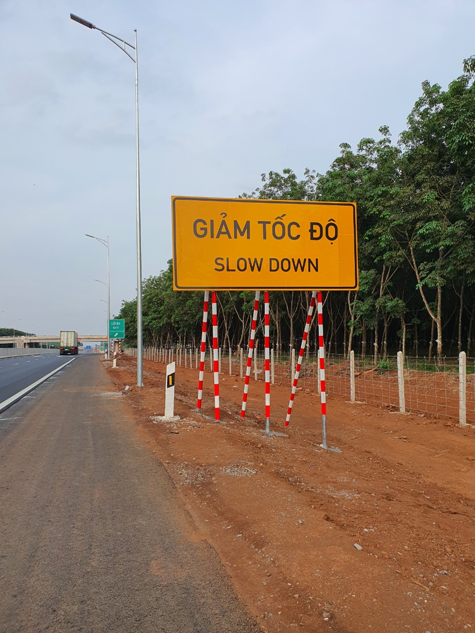 Biển báo giao thông - Thiết Bị Giao Thông Đông Hải  - Công Ty Cổ Phần Công Nghiệp Giao Thông Đông Hải