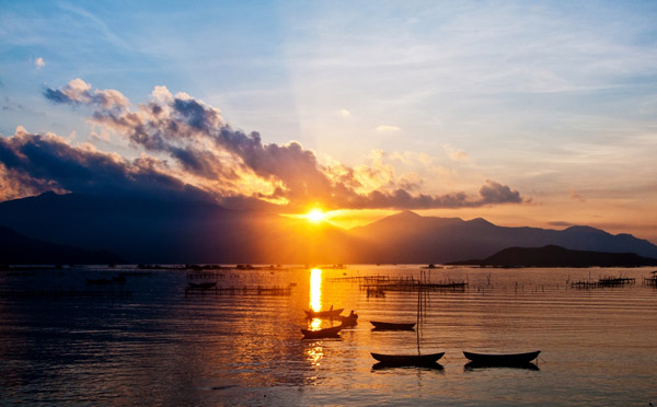 Hoàng hôn Nha Phu - Du Lịch Long Phú - Công Ty Cổ Phần Du Lịch Long Phú