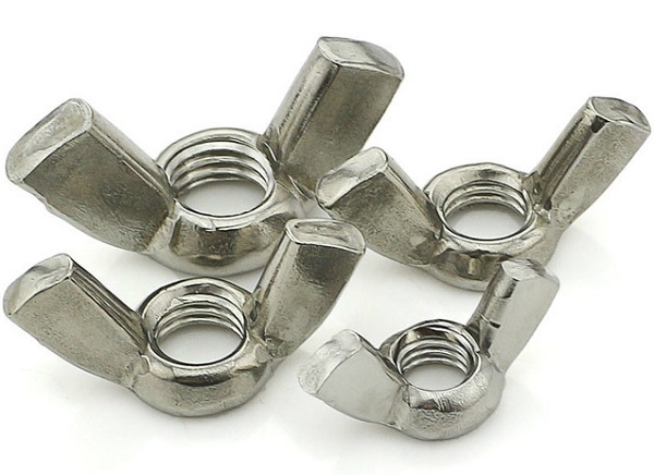 Đai ốc tai hồng
