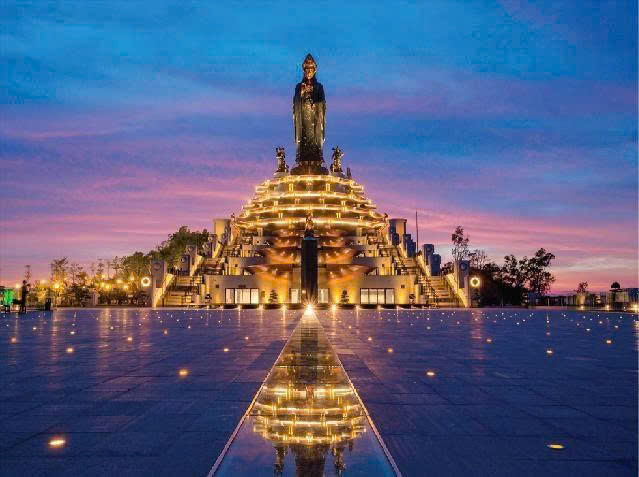 Du lịch tâm linh Núi Bà Đen - Công Ty Cổ Phần Tập Đoàn Đầu Tư - Thương Mại Và Xây Dựng Vân Khánh