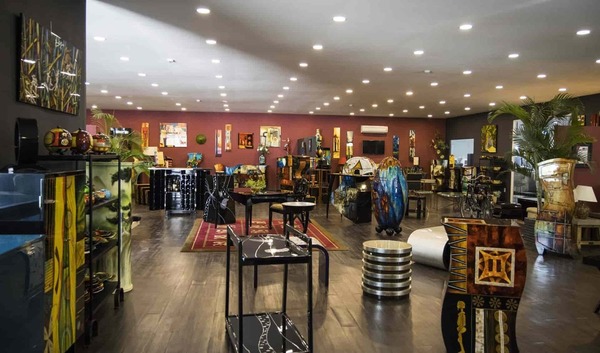 Showroom Hương Nga