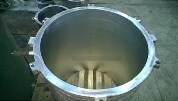 Bề mặt làm đá bên trong cối bằng inox