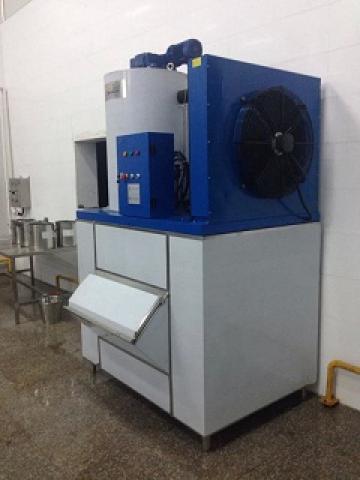 Máy đá vảy cho siêu thị