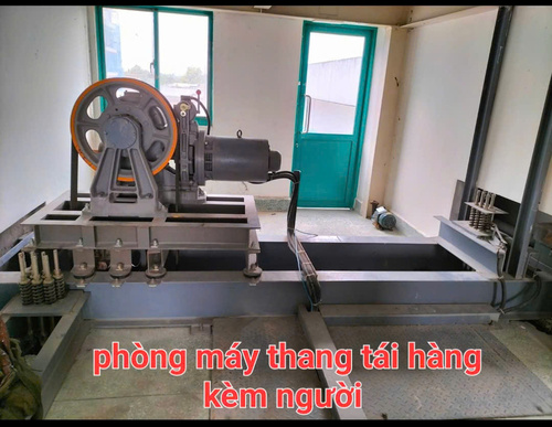 Phòng máy thang tải hàng kèm người - Cầu Trục Và Cổng Trục Quảng Liên - Công Ty TNHH Cầu Trục Thang Máy Quảng Liên
