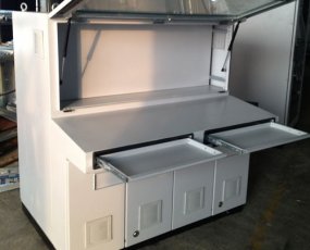 Tủ bàn điều khiển