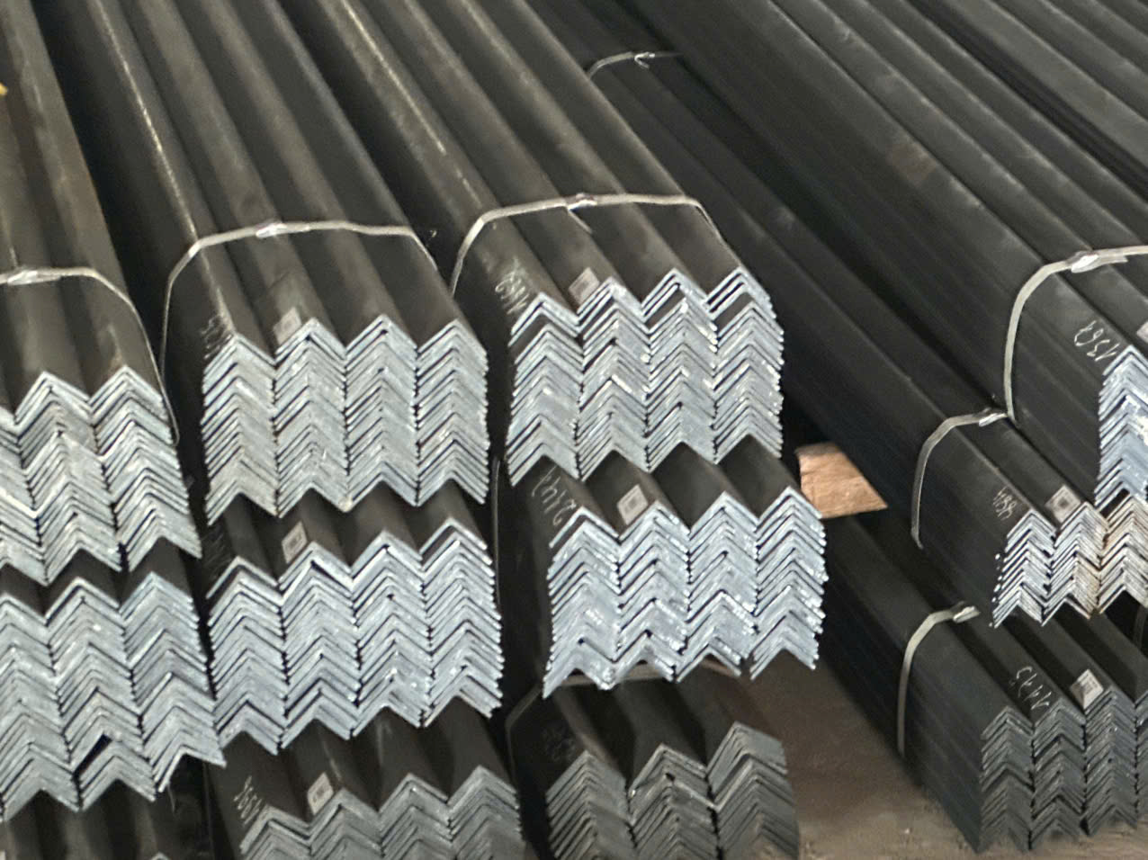 Thép hình V - Thép Xây Dựng Kim Bình Phát - Công Ty TNHH Thép Kim Bình Phát