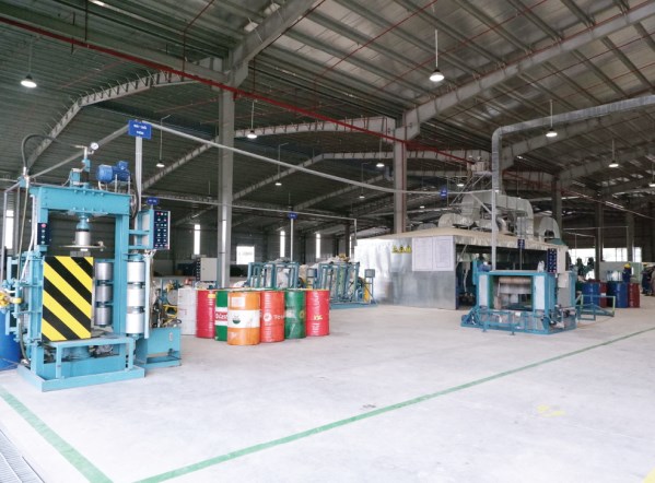 Phân xưởng sục rửa bao bì cứng