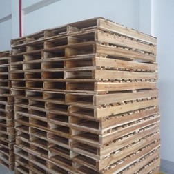 Pallet gỗ thường - Ván ép Hải Vân - Công Ty TNHH Sản Xuất Thương Mại Và Dịch Vụ Lâm Nghiệp Hải Vân