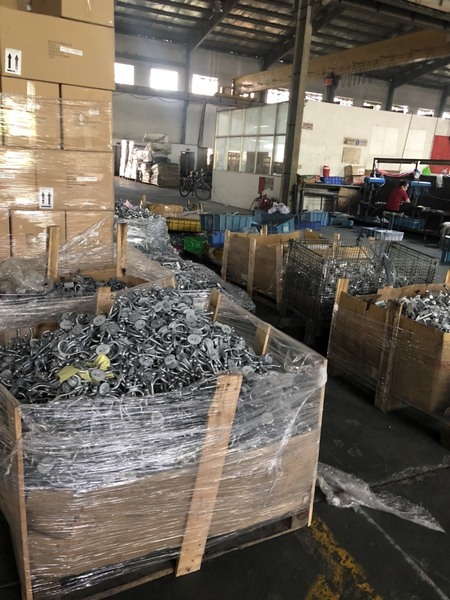 Móc treo nồi Graphite - Nồi Nấu Kim Loại Nhật Bản (Nhôm, Đồng Thau, Vàng,…) - Công Ty TNHH Sản Xuất Xây Dựng Thương Mại Gia Văn