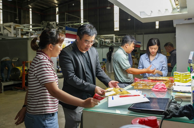 Hình ảnh nhà xưởng sản xuất Phú Bình - In Màng Co Vạn Phú Bình - Công Ty TNHH Sản Xuất - Thương Mại - Dịch Vụ Vạn Phú Bình