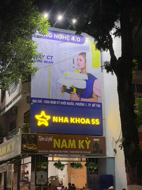 Bảng hiệu chữ có đèn