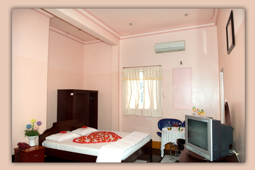 Phòng một giường đôi - Khách Sạn Nam Phương Hải