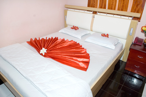 Phòng một giường đôi - Khách Sạn Nam Phương Hải