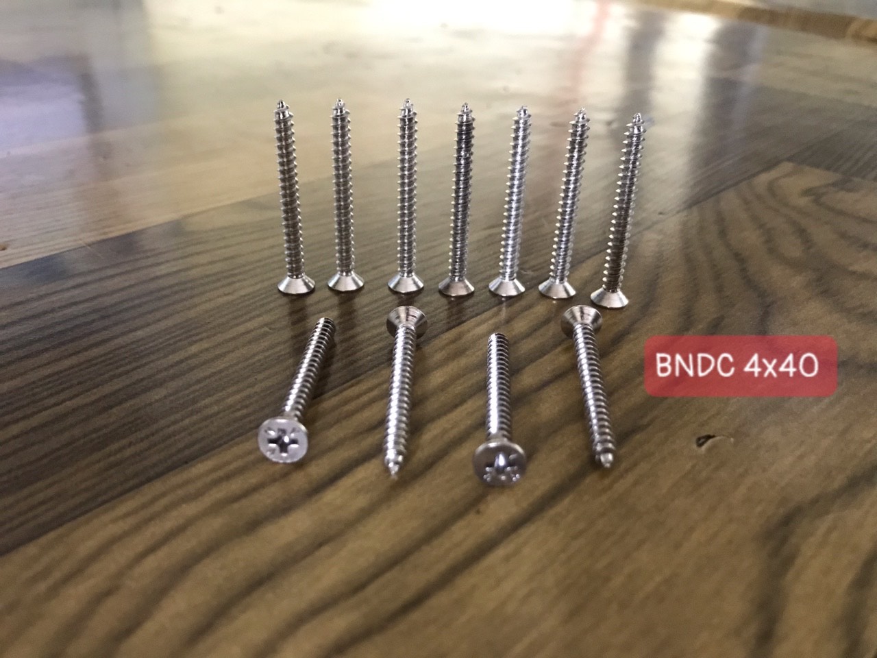 Vít đầu bằng BNDC 4x40 - Phụ Kiện Ngành Gỗ Cao Đạt - Công Ty TNHH Một Thành Viên Dịch Vụ Thương Mại Xuất Nhập Khẩu Cao Đạt
