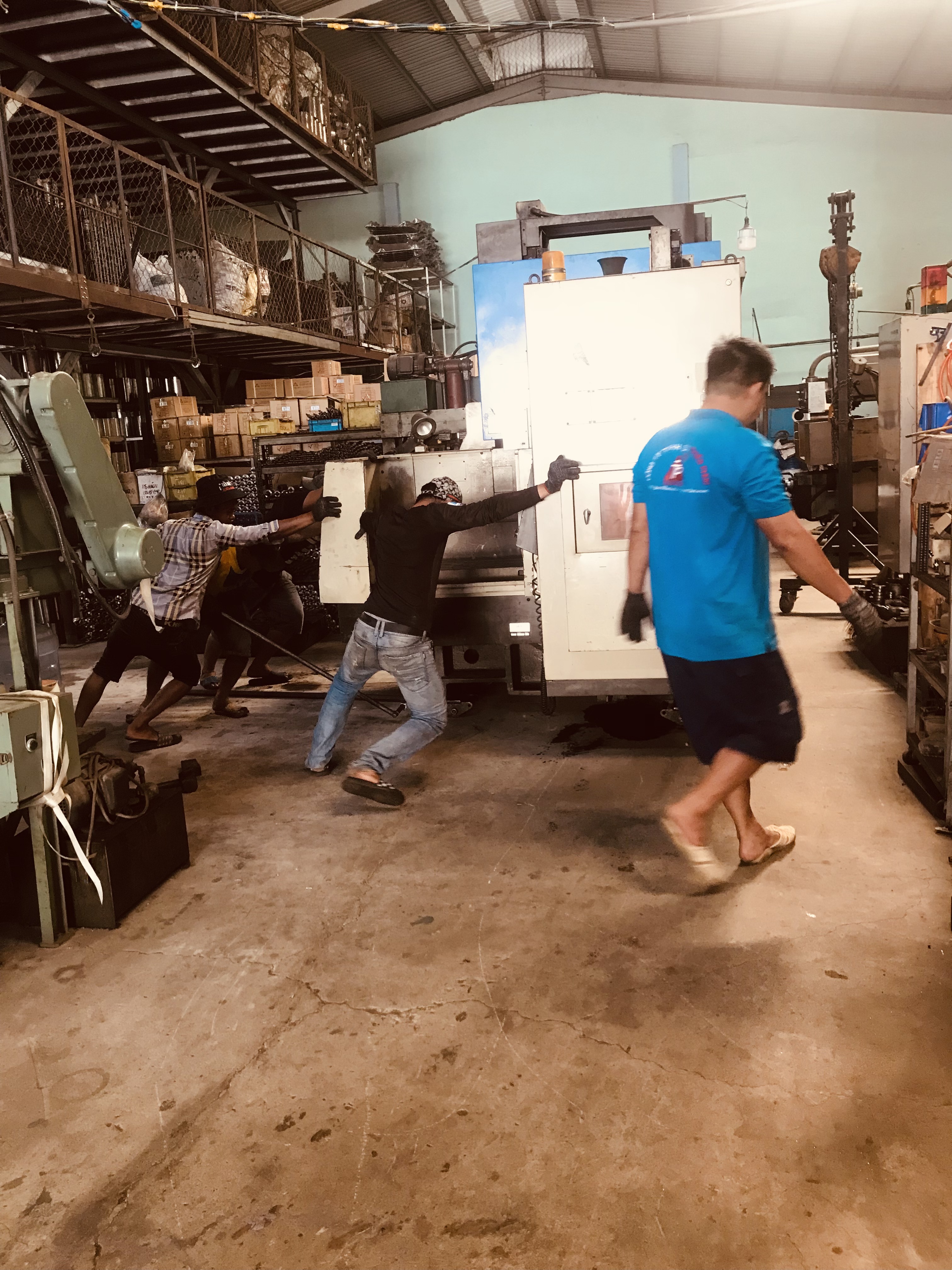 Hình ảnh công ty sản xuất Thiên Phúc