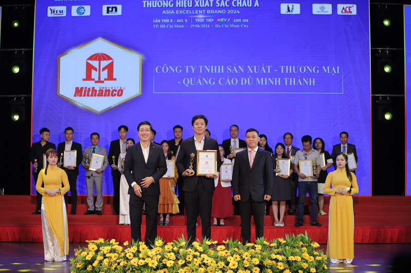 Hình ảnh trao giải thưởng