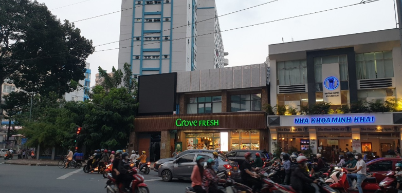 Lắp đặt màn hình quảng cáo - Quảng Cáo Hồng Phúc - Công Ty TNHH Dịch Vụ Sản Xuất Thương Mại Quảng Cáo Hồng Phúc