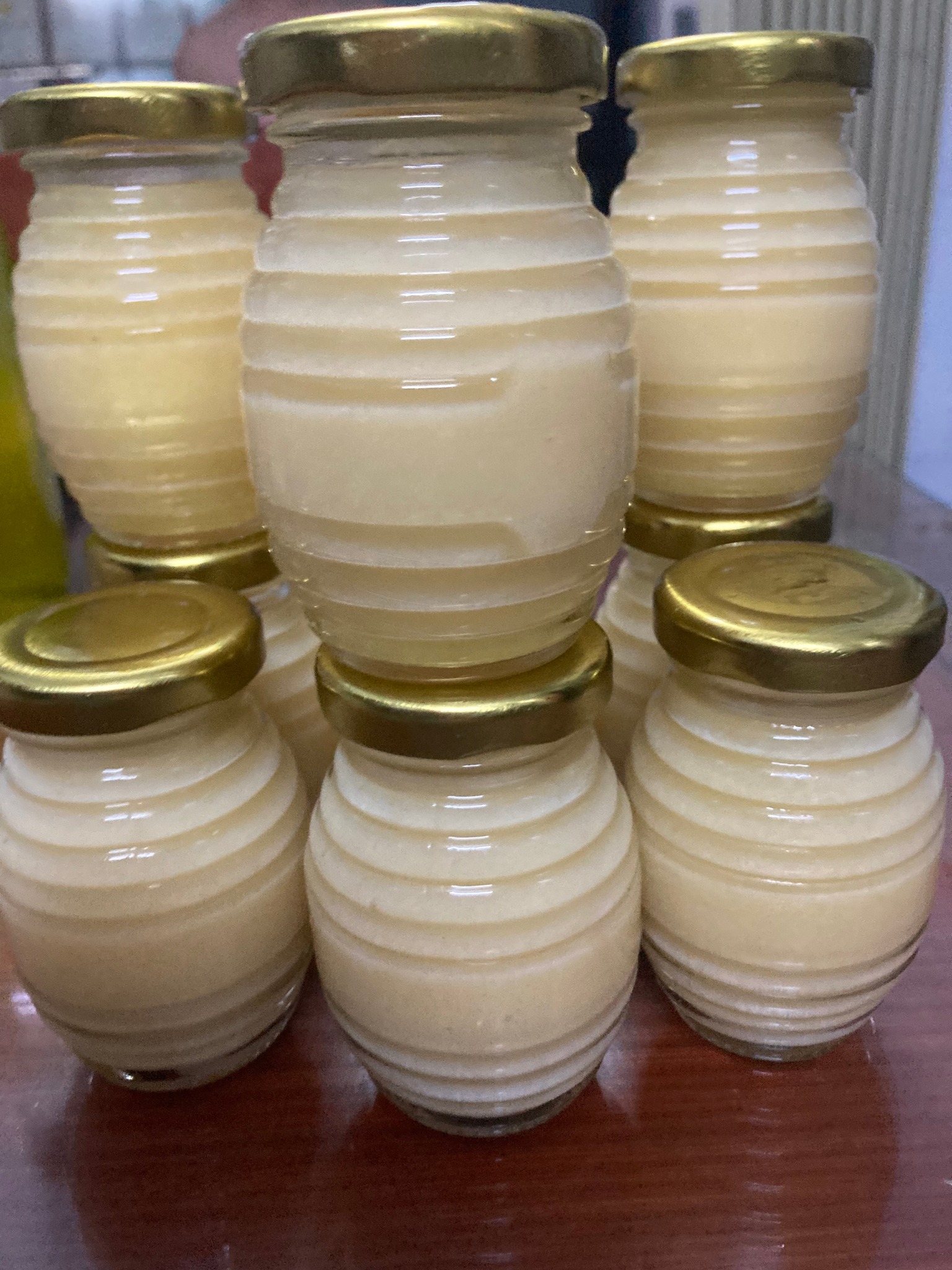Sữa ong chúa - Mật Ong Đức Huy - Công Ty TNHH Thương Mại Đức Huy