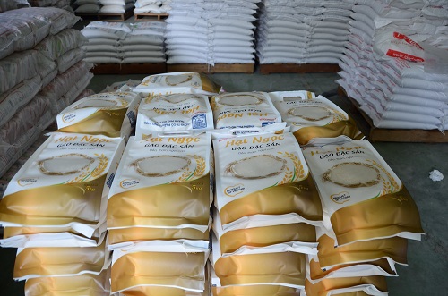 Gạo hạt ngọc xuất khẩu - CN Công Ty Cổ Phần Lương Thực TP Hồ Chí Minh - Xí nghiệp Lương Thực Sài Gòn Satake