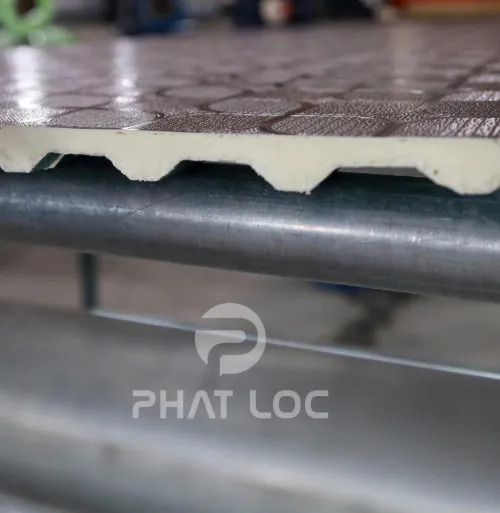 Màng bạc phủ tôn xốp