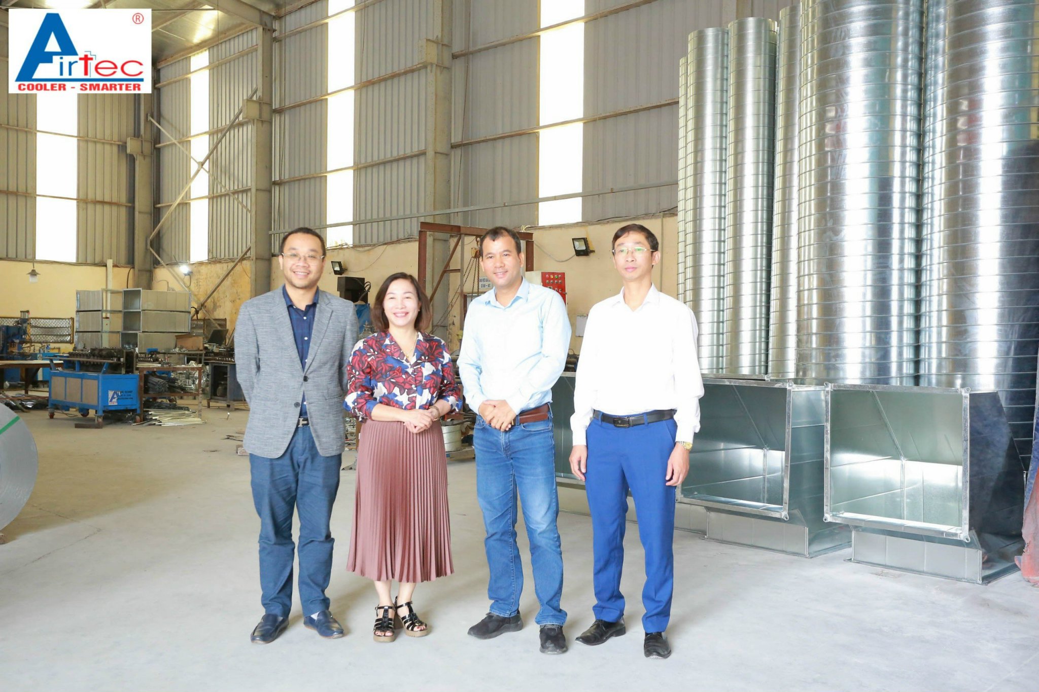 Hội Hữu Nghị Việt Nam Trung Quốc thăm nhà máy sản xuất