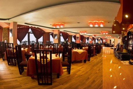 Nhà hàng Mường Hoa - Khách Sạn Châu Long Sapa - Công Ty TNHH Du Lịch Và Thương Mại Hùng Vỹ