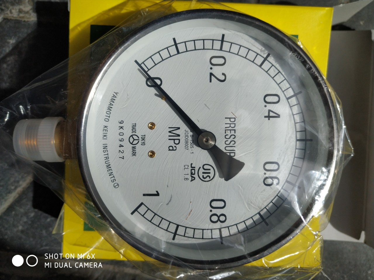Đồng hồ áp suất - Công ty TNHH Nguyên Vật Liệu 100