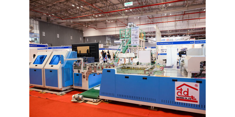 Máy cắt may lồng viền