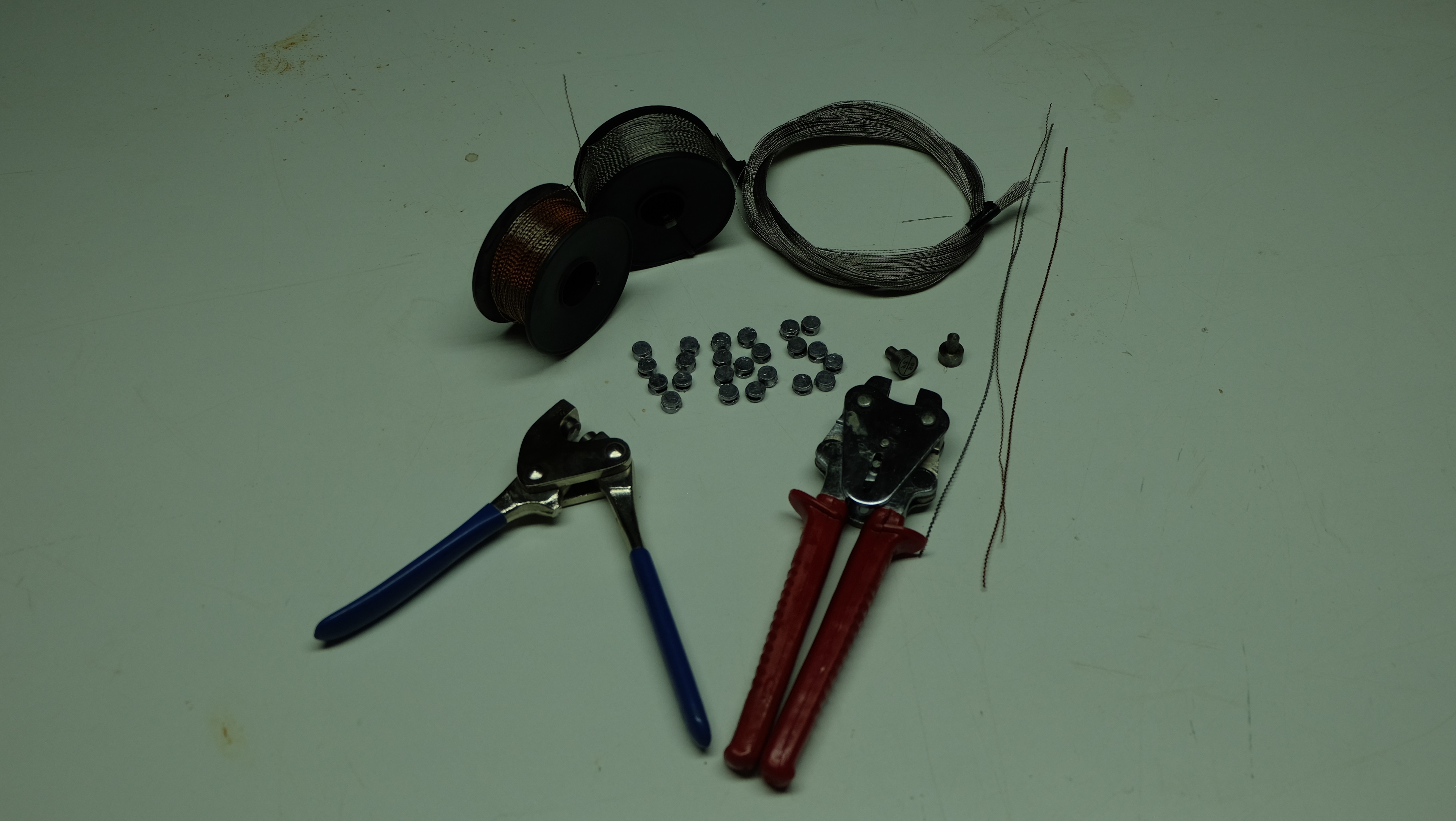 Kìm kẹp chì và vật liệu niêm phong - Đồng Hồ Đo Nước POWOGAZ - Metcon - Công Ty Cổ Phần Kỹ Thuật Đo Lường VBS