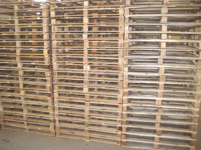 Pallet gỗ