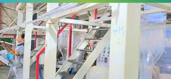 Máy thổi màng nhựa PE, HD - Bao Bì PP Dệt Hiếu Linh - Công Ty TNHH Thương Mại Và Dịch Vụ Hiếu Linh