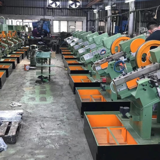 Máy sản xuất