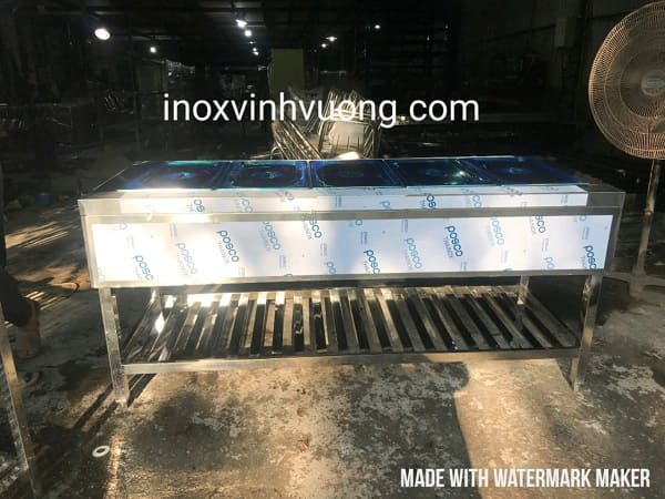 Bàn giữ nóng thức ăn 5 khay - Inox Vinh Vượng - Công Ty Cổ Phần Vinh Vượng