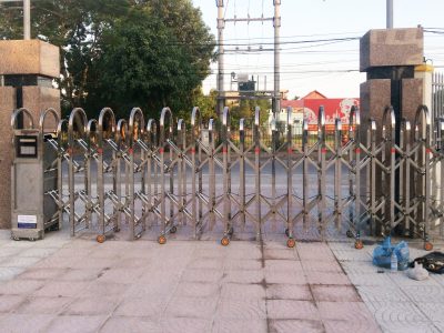 Cổng xếp inox TC2001
