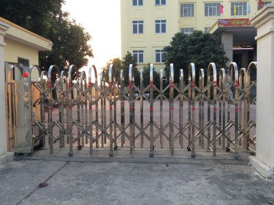 Cổng xếp inox TC2018