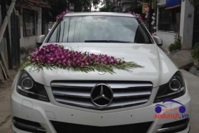 Xe cưới Mercedes C300 - HaNoi TSC - Công Ty Cổ Phần Thương Mại Dịch Vụ Vận Chuyển HaNoiTrans
