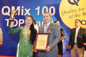 Hình ảnh nhận giải thưởng