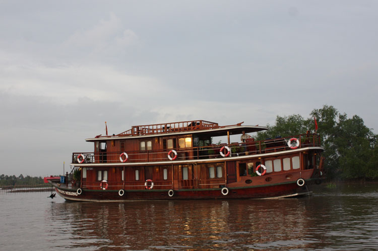 Douce Mekong Boat Small
