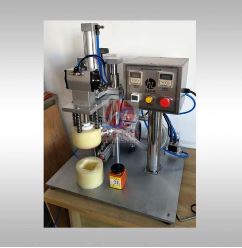 Máy xiết nắp chai thủ công