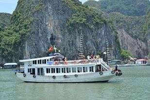 Tùng Vân Cruise - Tùng Vân - Công Ty TNHH Du Lịch Tùng Vân