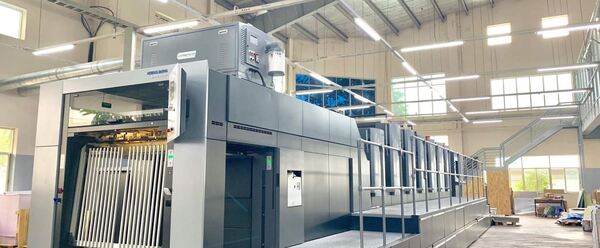 Máy in Heidelberg CD-102 6 màu tráng phủ online - In Số 7 - Công Ty Cổ Phần In Số 7