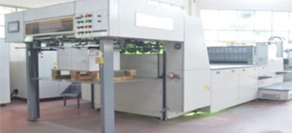 Máy tráng phủ UV tự động - In Số 7 - Công Ty Cổ Phần In Số 7