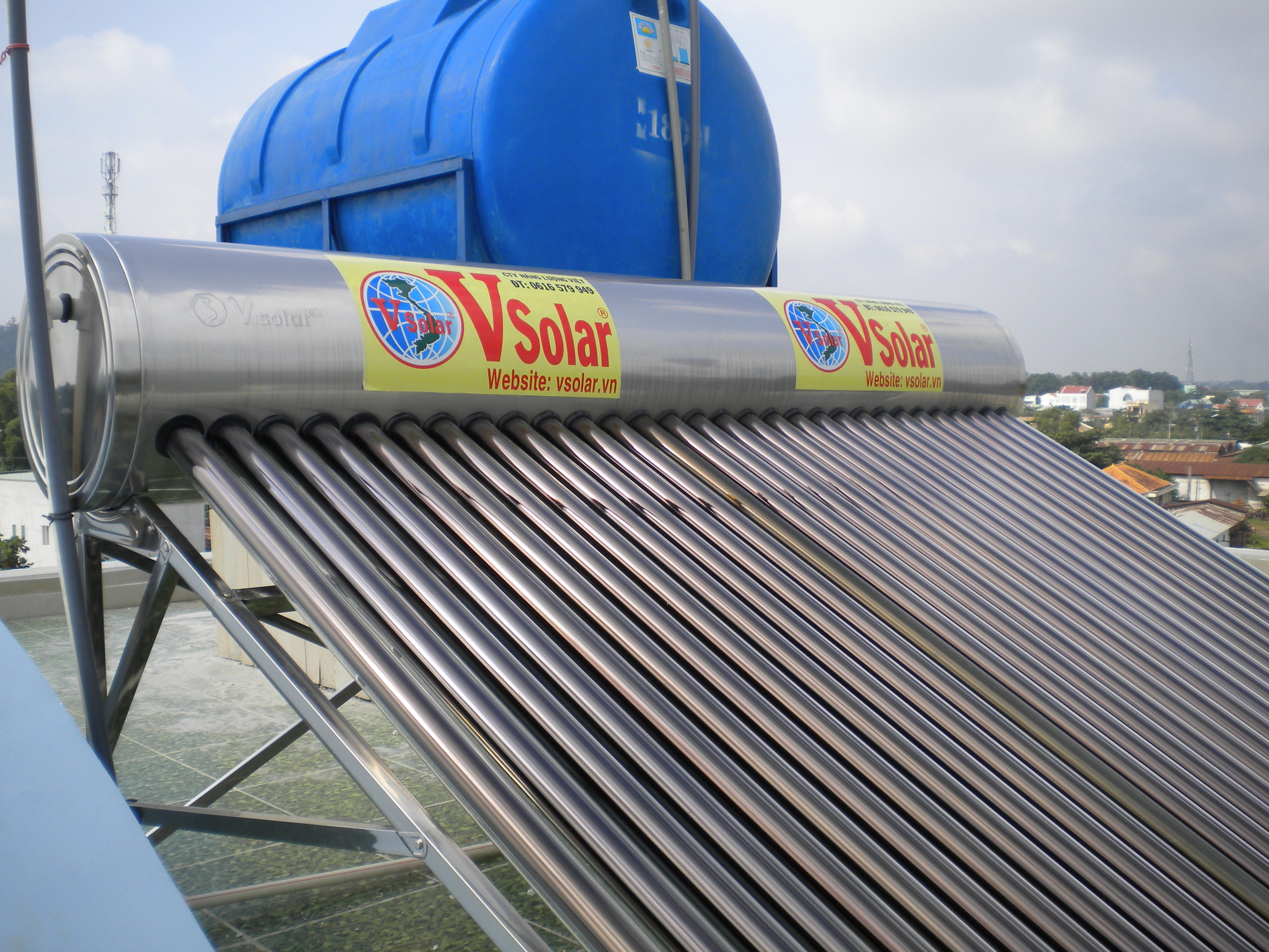 Máy nước nóng năng lượng mặt trời - Công Ty TNHH Năng Lượng Việt